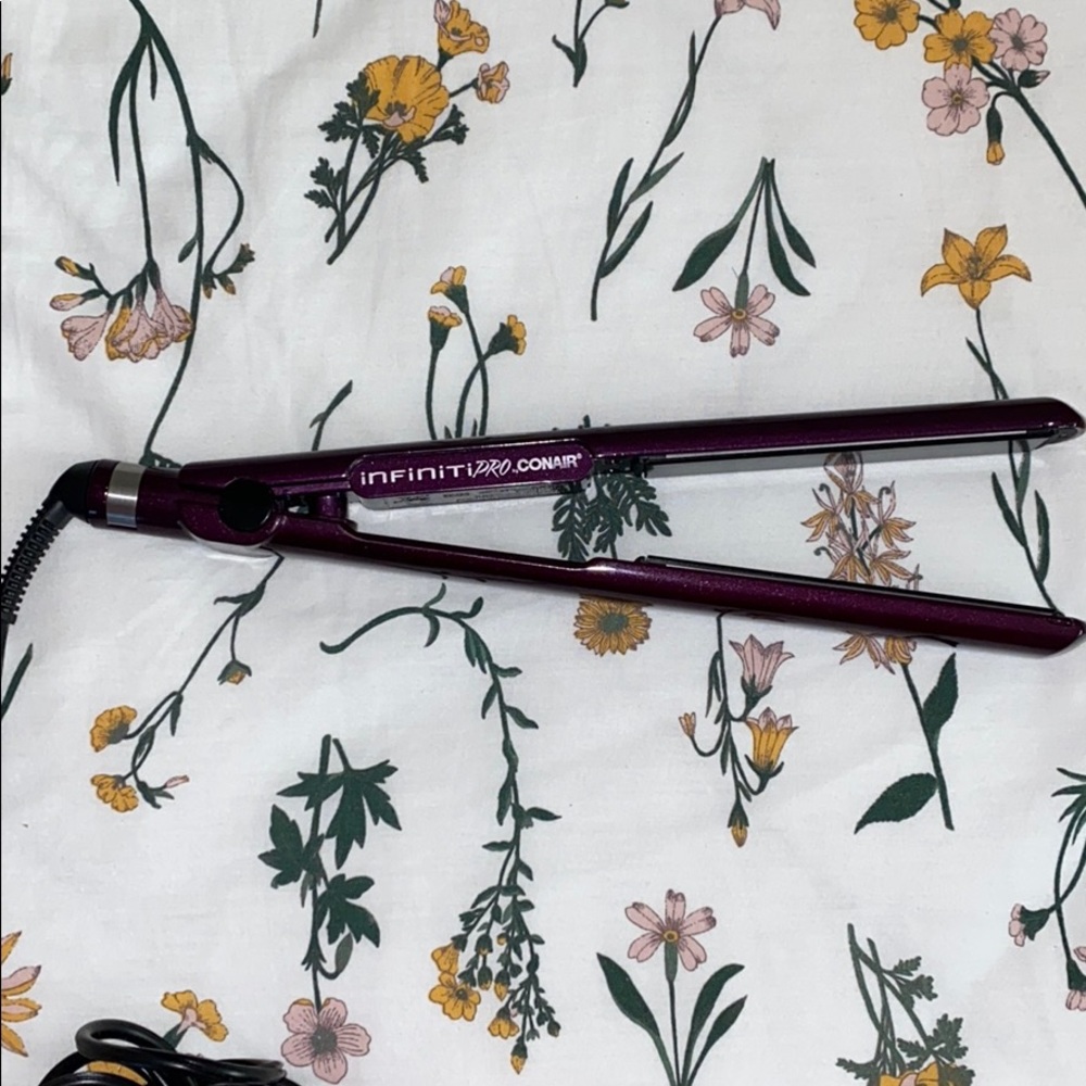 Conair Infiniti pro hair straightener